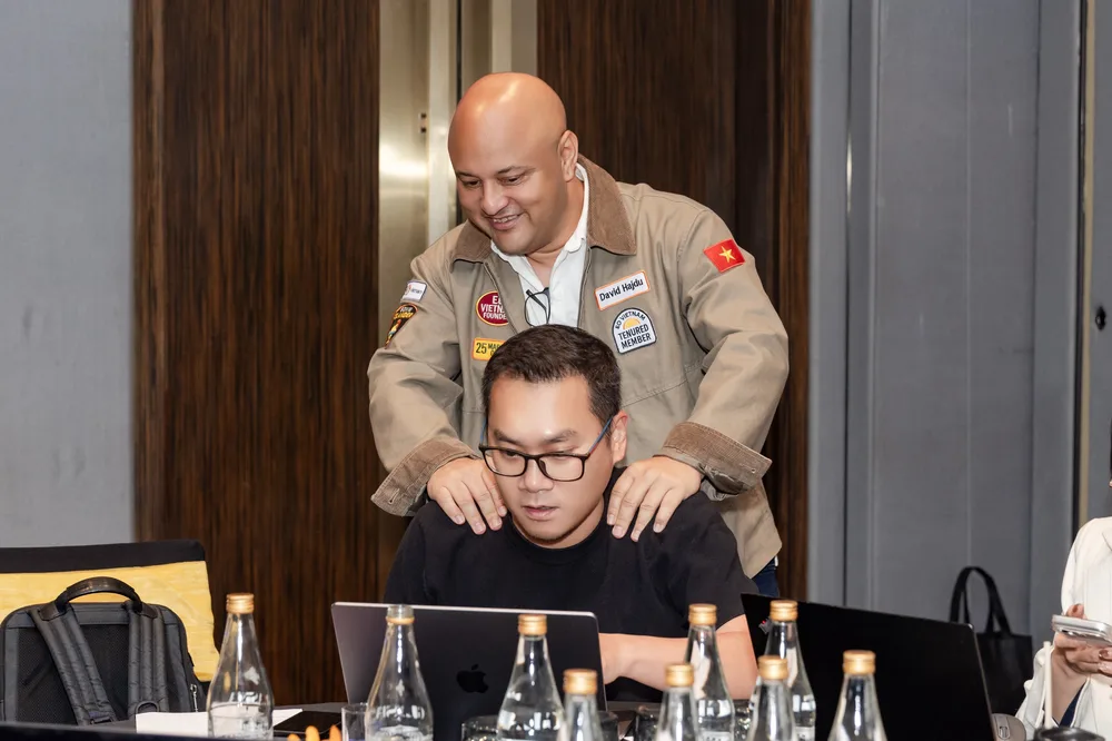 Dave Hajdu in a 1-on-1 coaching session